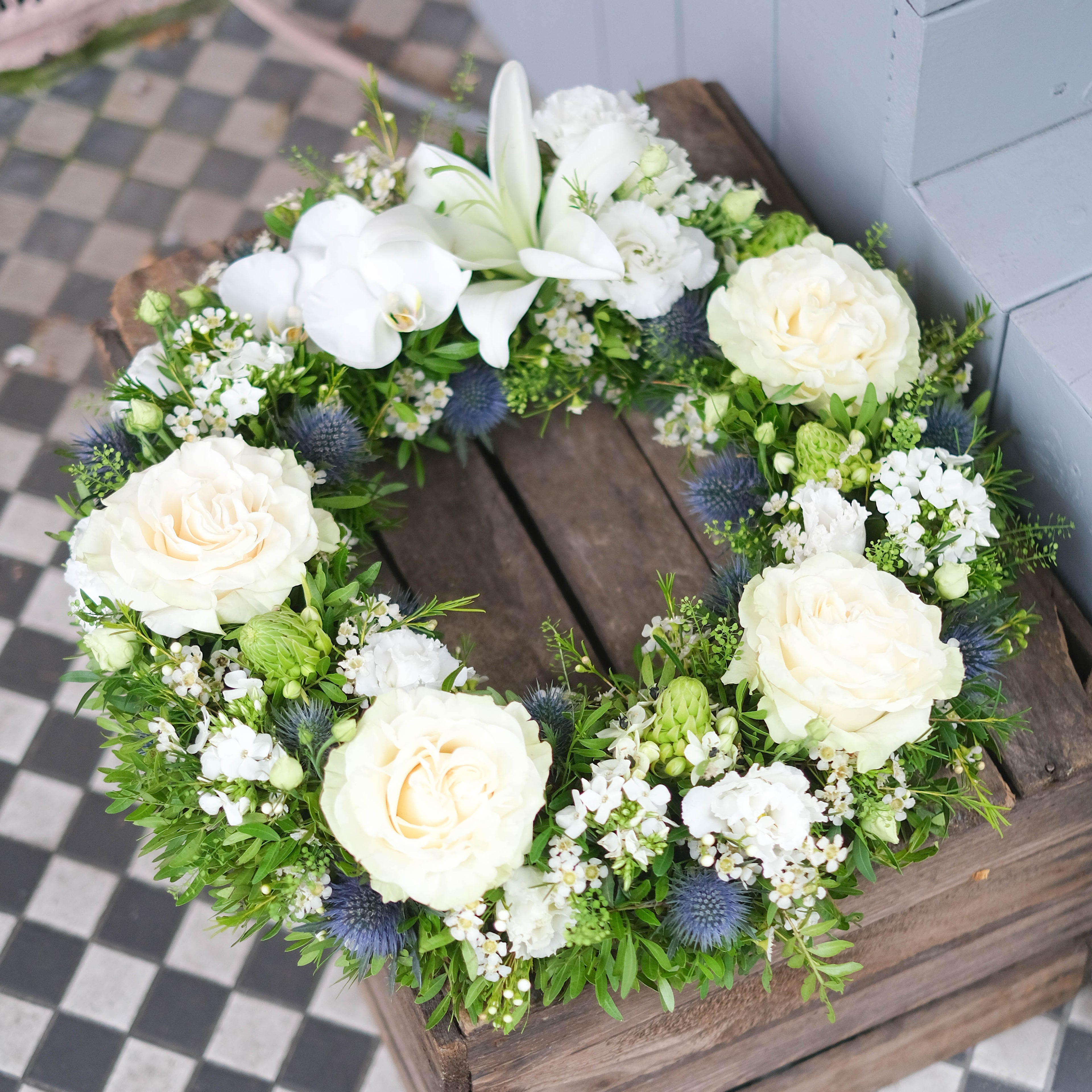 Mixed White Wreath