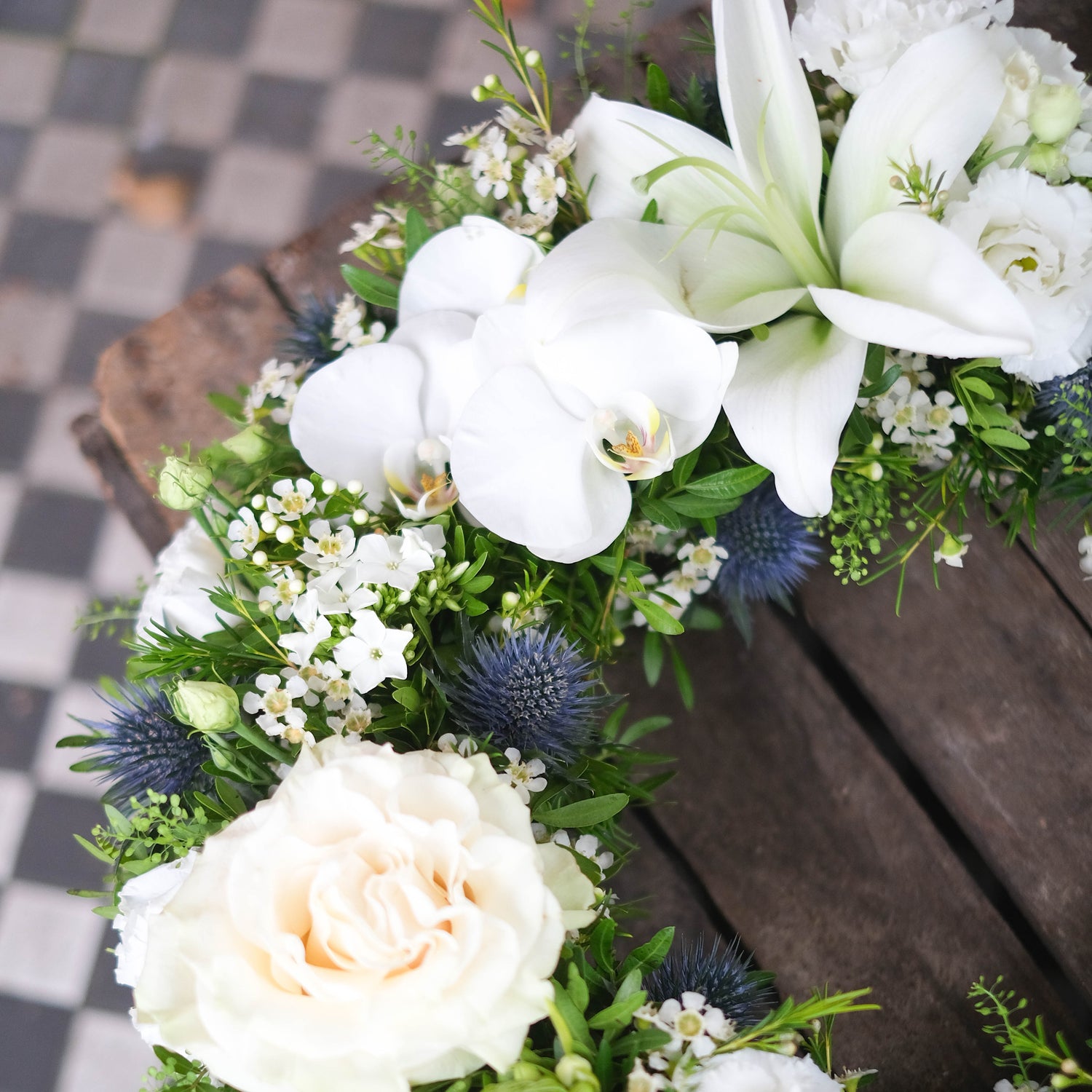 Mixed White Wreath